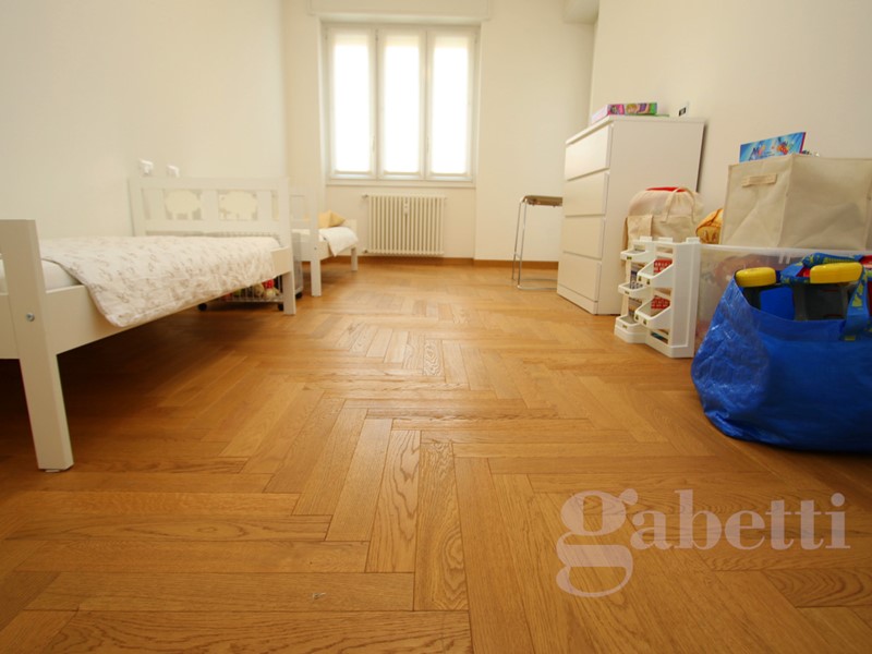 Trilocale in Vendita a Busto Arsizio, 350'000&euro;, 136 m², arredato, con Box