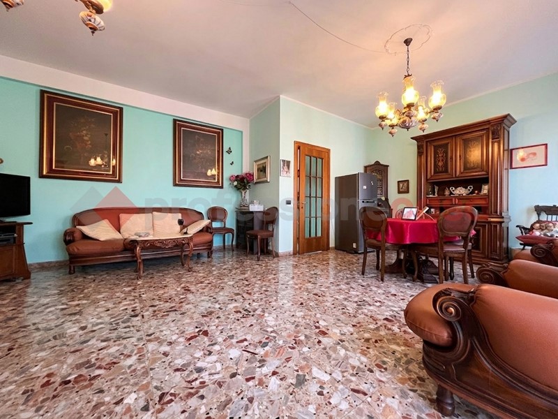 Appartamento in Vendita a Verona, 400'000&euro;, 120 m²