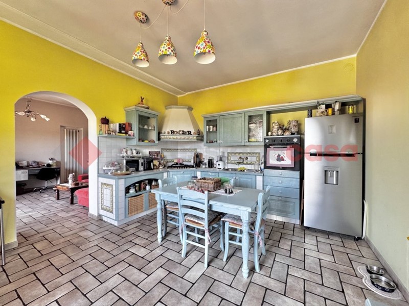 Trilocale in Vendita a Oleggio Castello, 160'000&euro;, 90 m², con Box