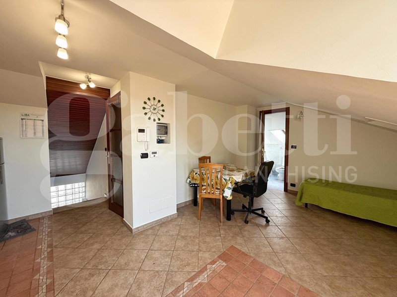 Attico in Vendita a Torino, 95'000&euro;, 42 m²