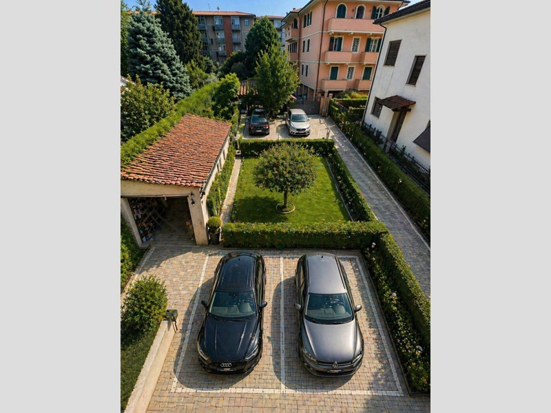 Appartamento in Vendita a Lucca, zona Sant'Anna, 375'000&euro;, 120 m², con Box