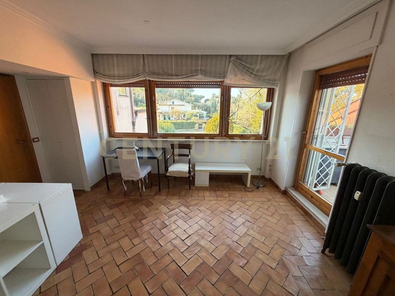 Appartamento in Vendita a Roma, 176'000&euro;, 57 m², con Box