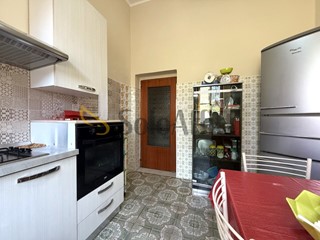 Quadrilocale in Affitto a Catanzaro, zona Lido Lungomare, 1'500&euro;, 100 m², arredato