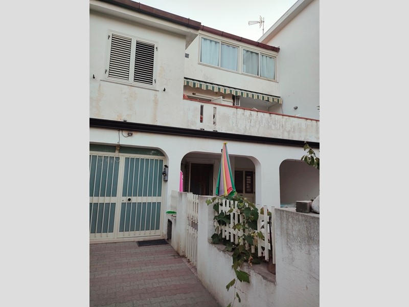 Trilocale in Vendita a San Lorenzo, zona MARINA DI SAN LORENZO, 65'000&euro;, 70 m², arredato