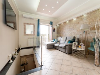 Appartamento in Vendita a Aci Castello, 158'000&euro;, 98 m²