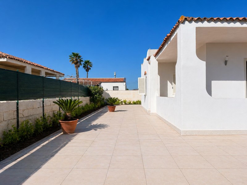 Appartamento in Vendita a Siracusa, zona Fontane Bianche, 900&euro;, 78 m²