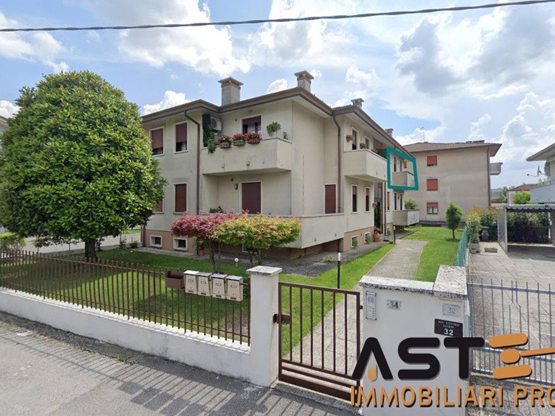 Appartamento in Vendita a Camisano Vicentino, 135'000&euro;, 91 m²