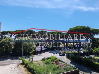 Trilocale in Vendita a Massa, zona Marina di Massa, 175'000&euro;, 45 m², arredato