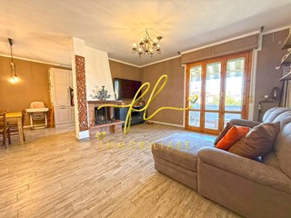 Appartamento in Vendita a Bibbona, zona La California, 232'000&euro;, 104 m², con Box