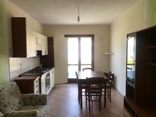 Bilocale in Affitto a Cascina, zona San Lorenzo Alle Corti, 750&euro;, 75 m², arredato