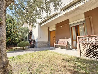 Appartamento in Vendita a Campi Bisenzio, 349'000&euro;, 131 m², con Box