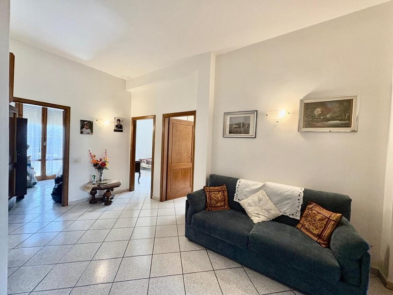 Appartamento in Vendita a Castelfiorentino, 160'000&euro;, 95 m², arredato, con Box