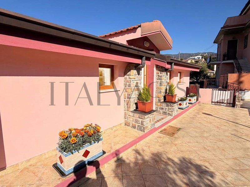 Trilocale in Vendita a Sanremo, 250'000&euro;, 85 m²