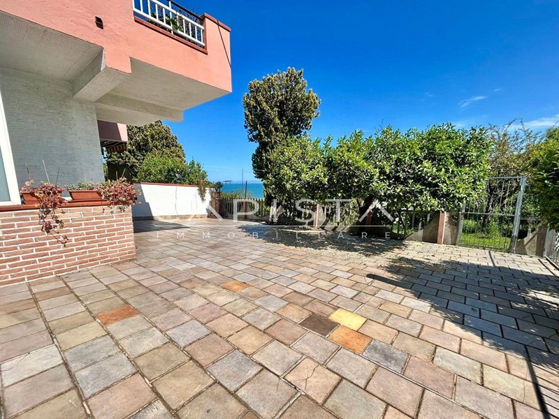Appartamento in Vendita a Ortona, 265'000&euro;, 167 m²