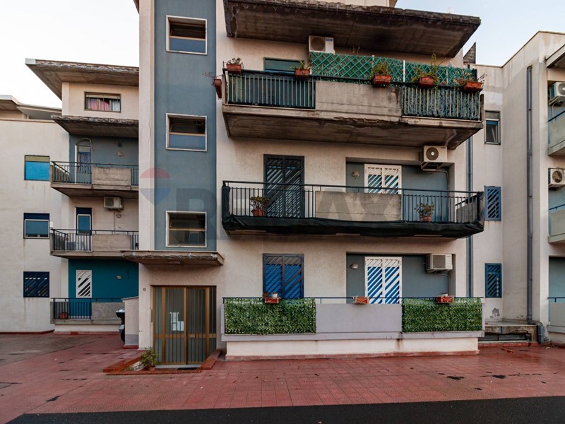 Appartamento in Vendita a Catania, 105'000&euro;, 109 m²
