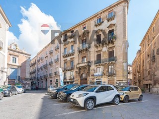Appartamento in Vendita a Catania, 248'000&euro;, 175 m²