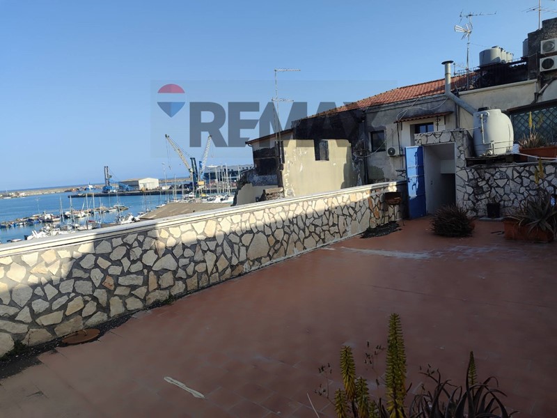 Quadrilocale in Vendita a Catania, 75'000&euro;, 83 m²