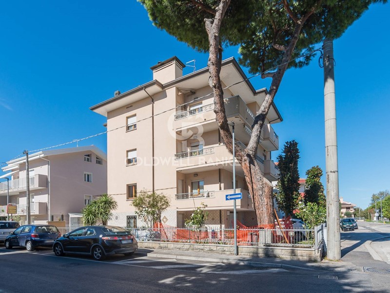 Appartamento in Vendita a Riccione, 350'000&euro;, 141 m²
