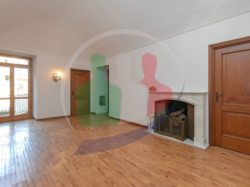 Quadrilocale in Vendita a Torino, 315'000&euro;, 115 m²