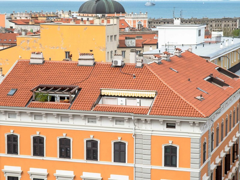 Attico in Vendita a Trieste, 180'000&euro;, 100 m²