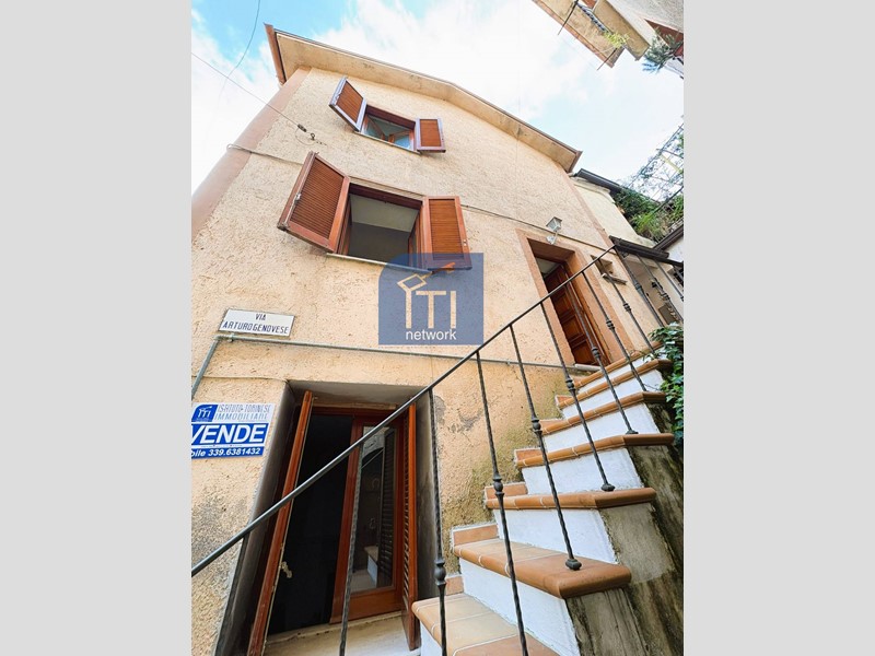 Trilocale in Vendita a Sant'Elia Fiumerapido, 30'000&euro;, 90 m²