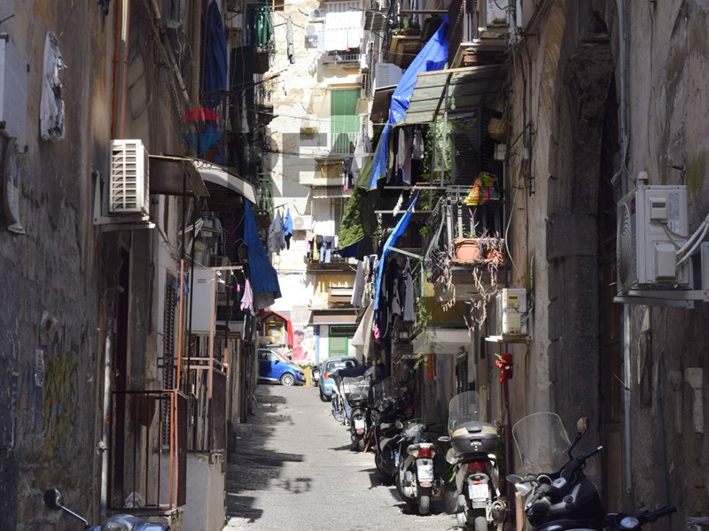 Trilocale in Vendita a Napoli, 75'000&euro;, 70 m²