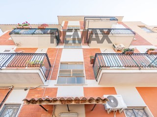 Trilocale in Vendita a Roma, 195'000&euro;, 63 m²