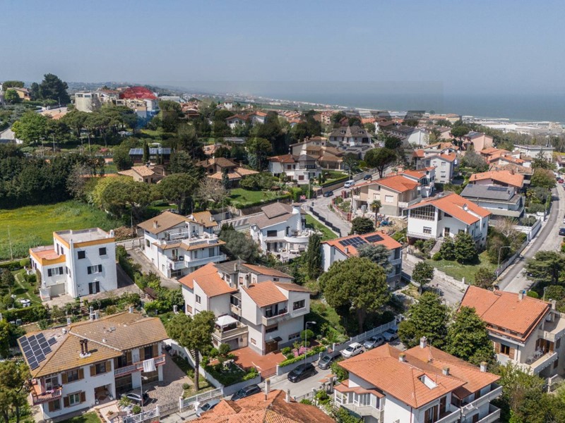 Appartamento in Vendita a Montemarciano, 169'000&euro;, 164 m²