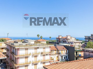 Trilocale in Vendita a Aci Catena, 60'000&euro;, 90 m²