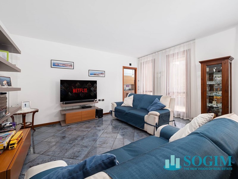 Quadrilocale in Vendita a Mariano Comense, 338'000&euro;, 160 m²
