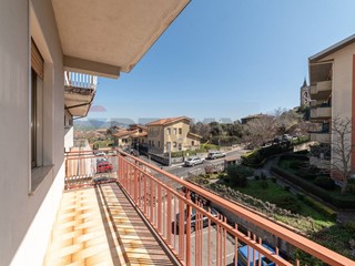 Appartamento in Vendita a Randazzo, 80'000&euro;, 139 m²