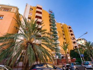 Quadrilocale in Affitto a Palermo, 1'100&euro;, 124 m²