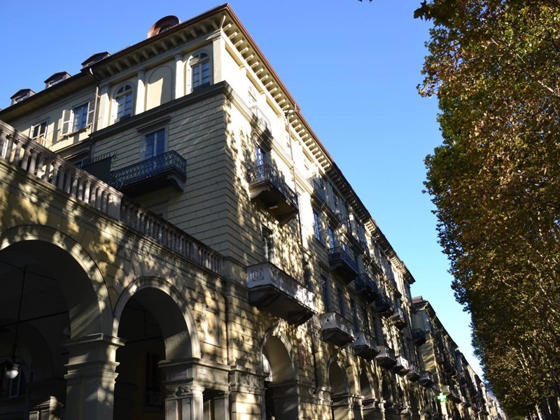 Appartamento in Affitto a Torino, 1'700&euro;, 150 m²