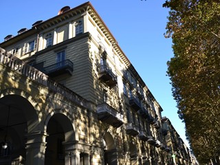 Appartamento in Affitto a Torino, 1'700&euro;, 150 m²