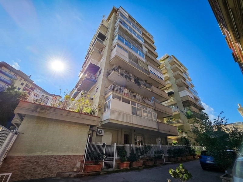 Quadrilocale in Vendita a Palermo, 190'000&euro;, 95 m²