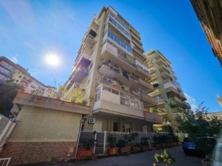 Quadrilocale in Vendita a Palermo, 190'000&euro;, 95 m²