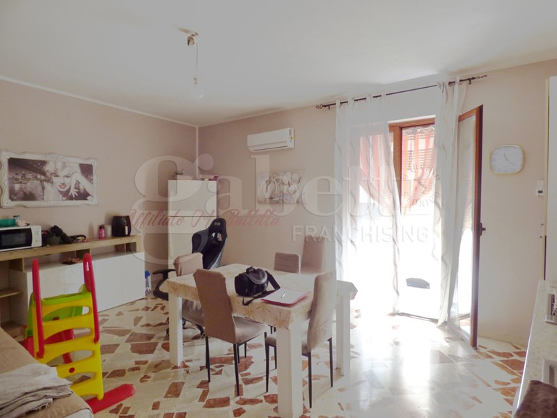 Trilocale in Vendita a Bagheria, 97'000&euro;, 136 m²