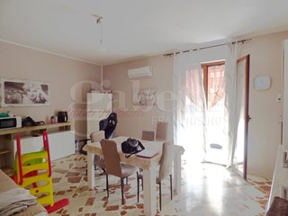 Trilocale in Vendita a Bagheria, 97'000&euro;, 136 m²