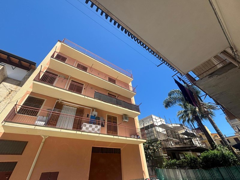 Trilocale in Vendita a Bagheria, 97'000&euro;, 136 m²