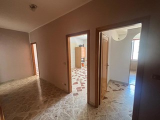 Trilocale in Vendita a Bagheria, 97'000&euro;, 136 m²