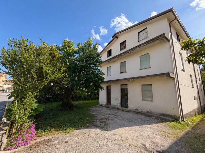 Appartamento in Vendita a Fiuggi, 60'000&euro;, 150 m²