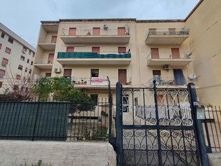 Appartamento in Vendita a Palermo, 130'000&euro;, 140 m²