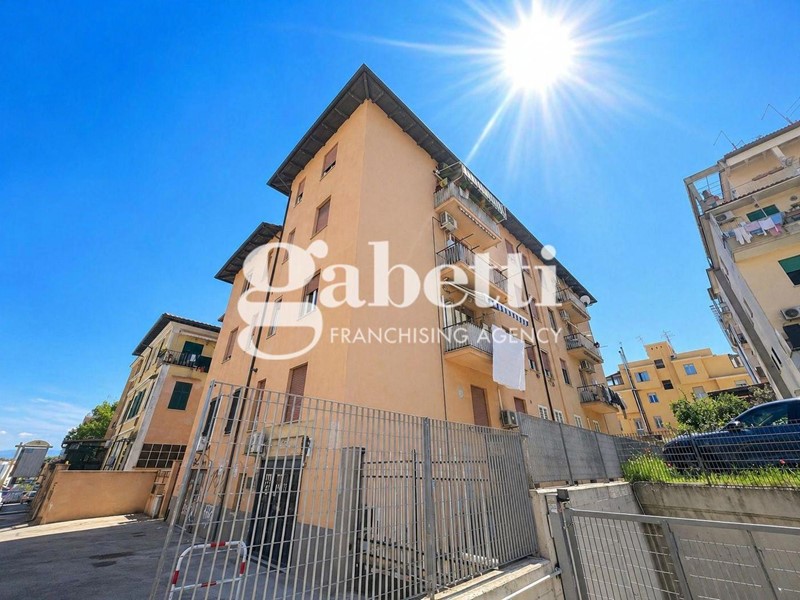 Trilocale in Vendita a Roma, 187'000&euro;, 82 m²