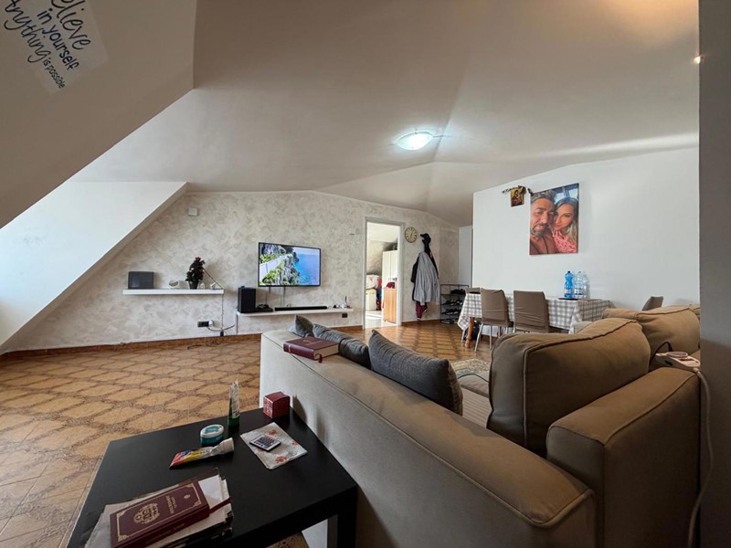 Trilocale in Vendita a Beinasco, 120'000&euro;, 75 m²