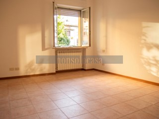 Trilocale in Vendita a Perugia, zona Ponte San Giovanni, 100'000&euro;, 70 m²