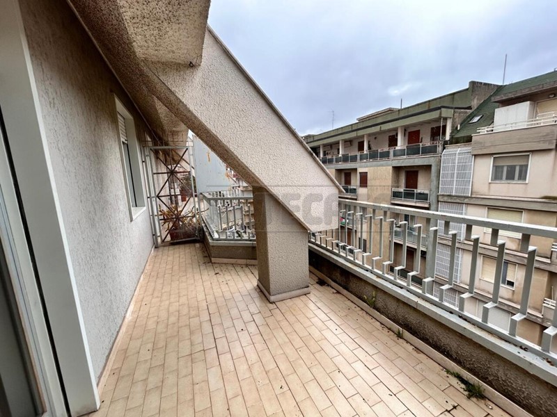 Appartamento in Vendita a Caltanissetta, 110'000&euro;, 136 m²