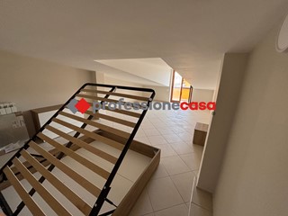 Attico in Affitto a San Nicola la Strada, 700&euro;, 80 m², arredato