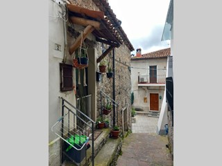 Trilocale in Vendita a Caselle in Pittari, 45'000&euro;, 61 m², arredato