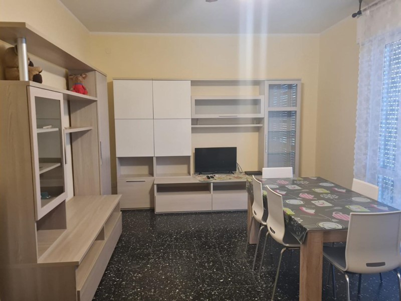 Appartamento in Affitto a Camaiore, zona Lido di Camaiore, 2'000&euro;, 100 m², arredato