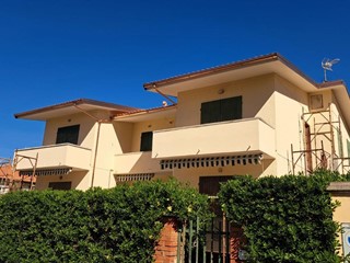 Quadrilocale in Vendita a Rosignano Marittimo, zona Rosignano Solvay, 270'000&euro;, 75 m², con Box